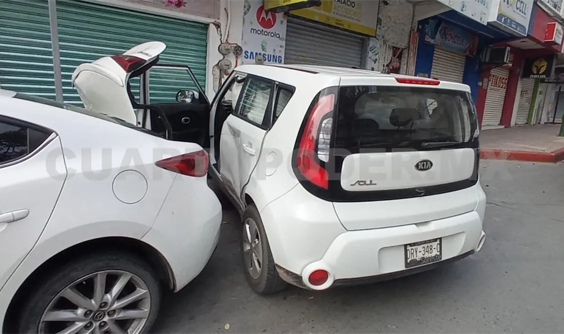 Se estrella Kia en fachada de negocio