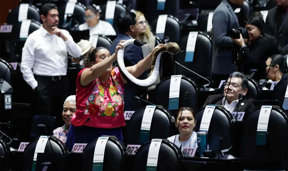 Legisladores del PRI, PAN, PRD y MC se pelearon con sus homólogos de Morena, PT y PVEM. El Universal