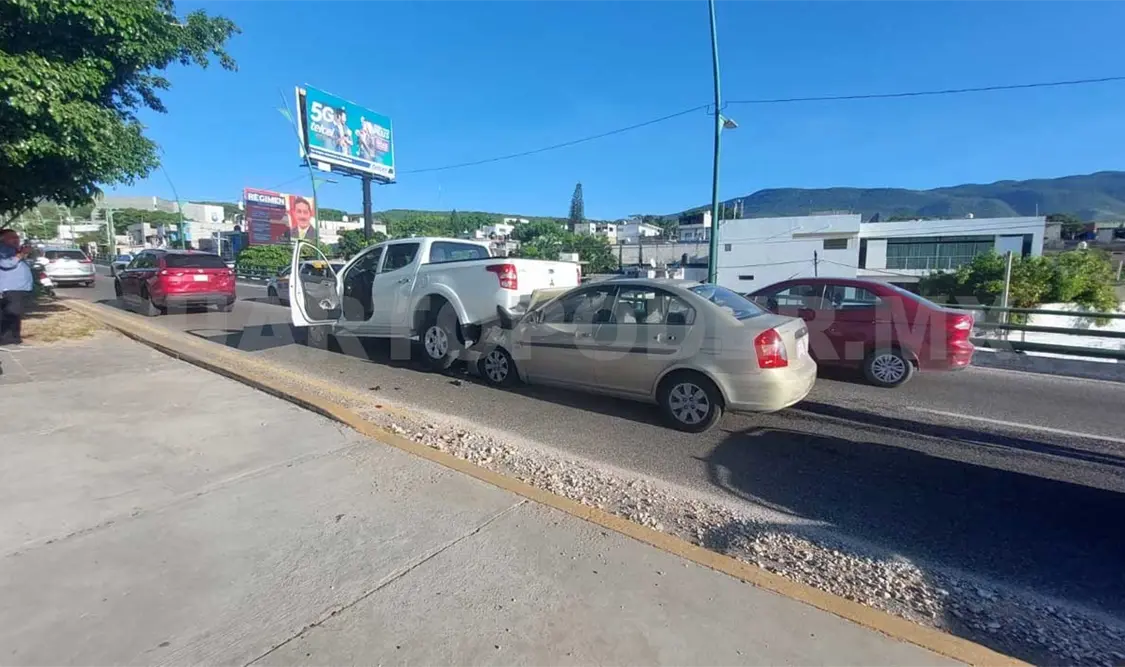 Carambola en el Libramiento; un menor lesionado