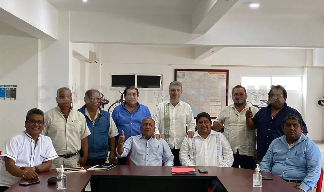 Se reúnen choferes solicitantes de concesiones