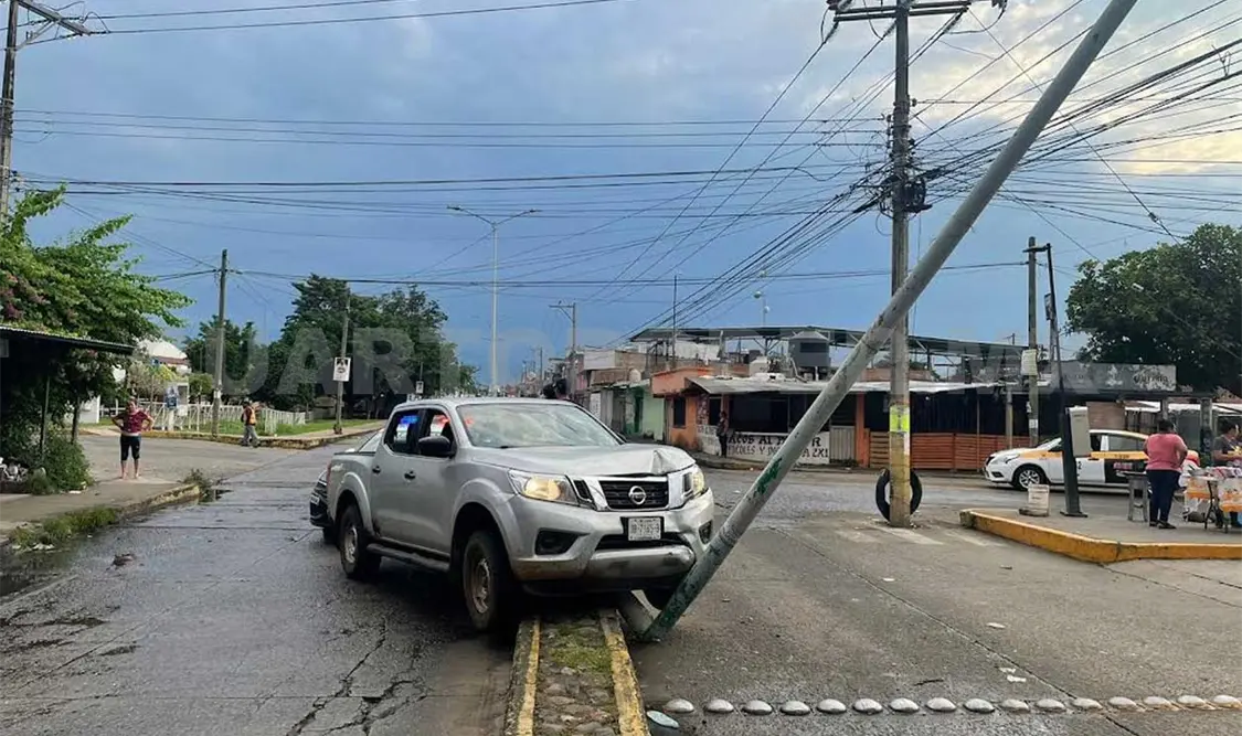 Por acelerado termina ocasionando destrozos