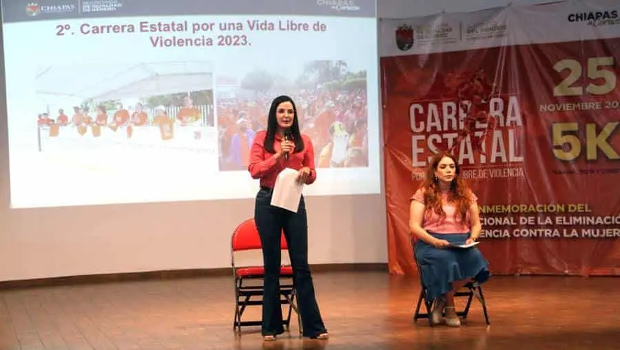 Tania Robles Velázquez y María Mandiola Totoricagüena presentaron los detalles de la justa, en el salón audiovisual del Indeporte. Cortesía