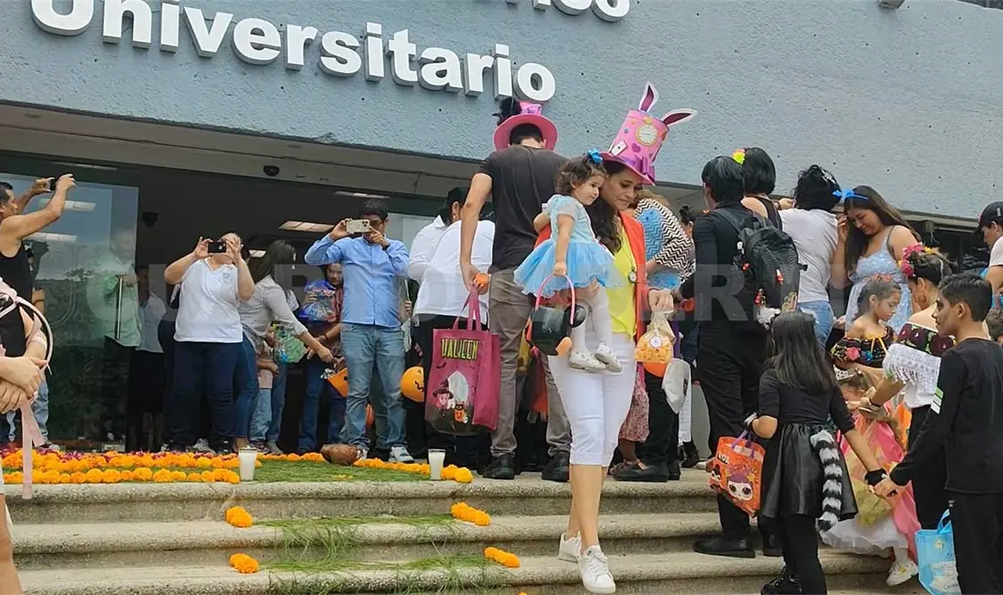 Una gran convivencia se vivió en los espacios de la Unach. Menores de la estancia infantil pudieron disfrutar de la celebración. José Ortega / CP