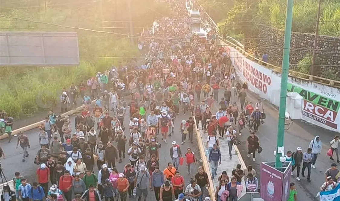 Se moviliza nuevo grupo migratorio en zona de Tapachula