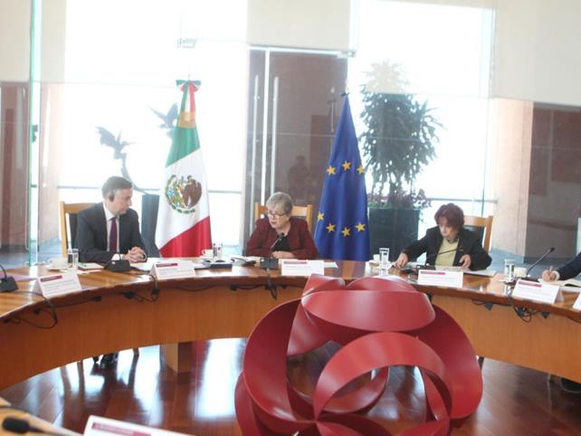 México y AFET abordan temas de migración