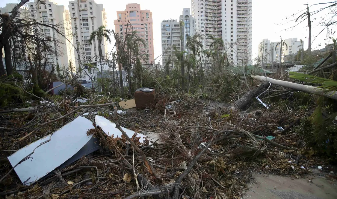 Los tres órdenes de gobierno realizan gestiones para brindar apoyo a las personas damnificadas por el huracán. El Universal