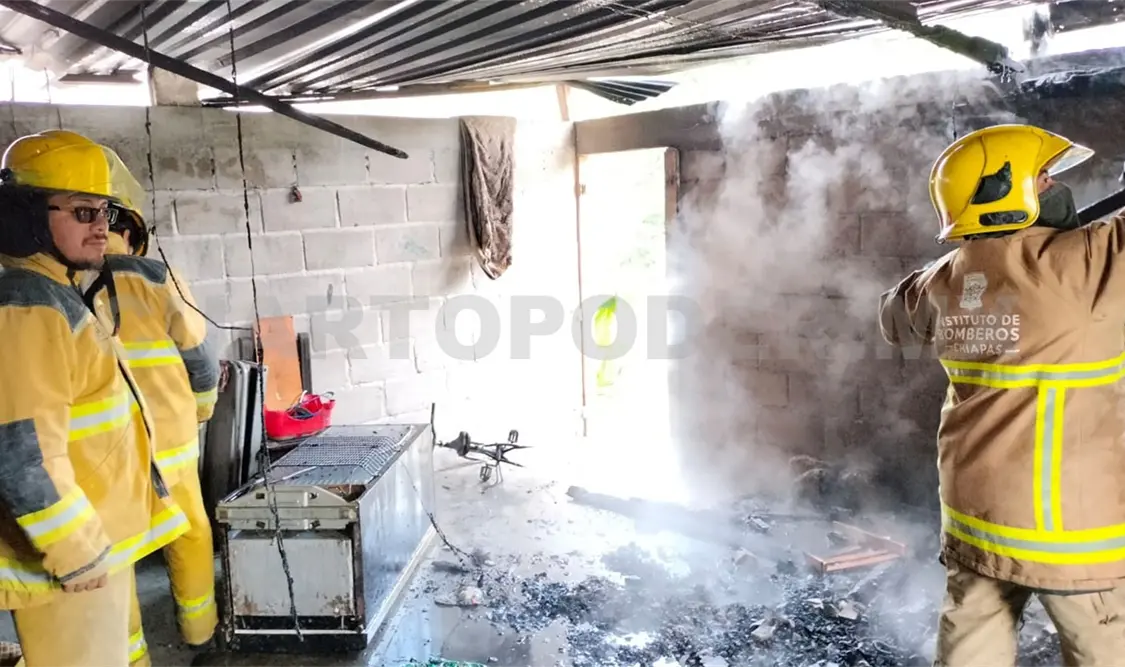 Sujeto bajo influjos de alguna droga incendia su casa