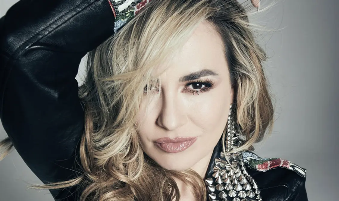 María José se retira por su salud
