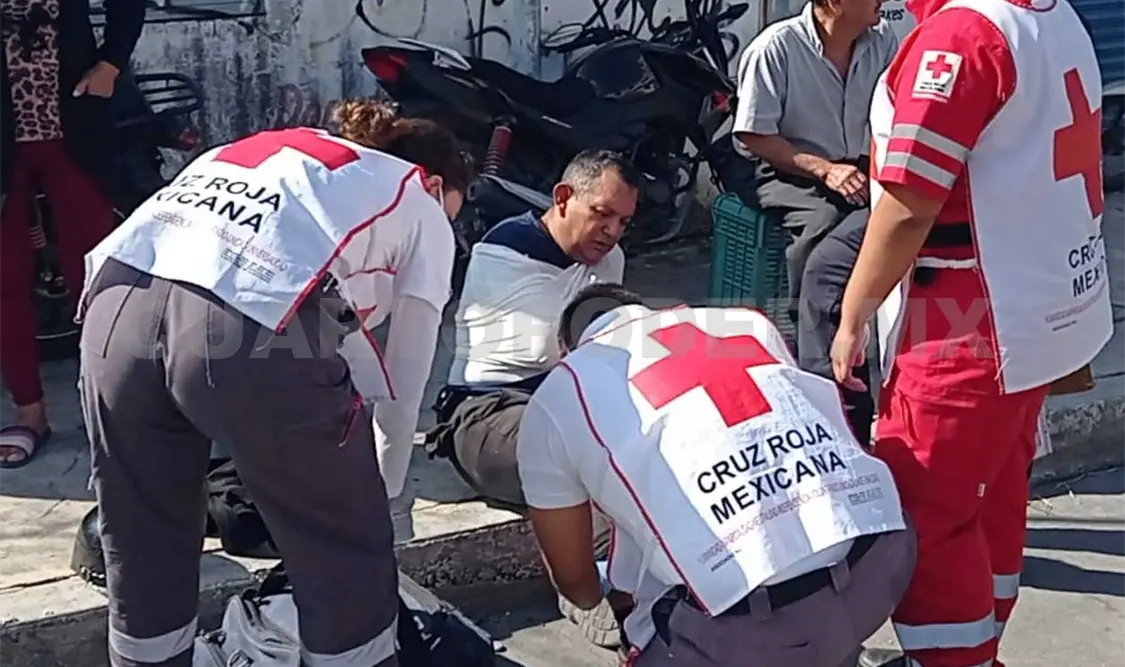 Motociclista es arrolladopor un veloz “escarabajo”