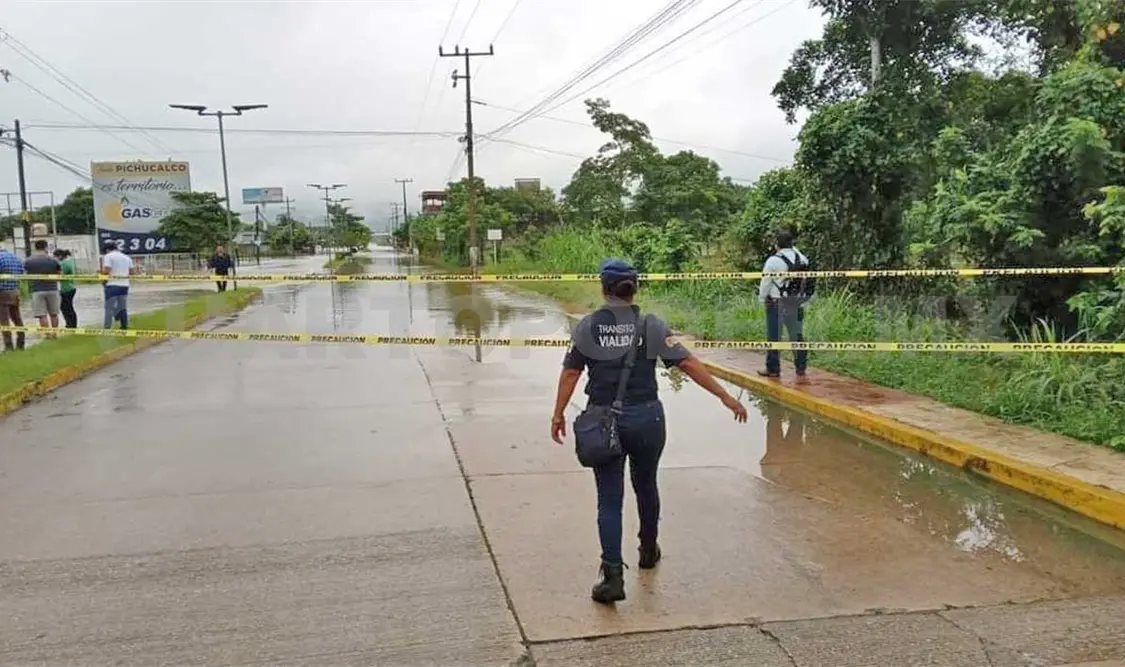 Se mantienen acordonadas algunas zonas para evitar riesgos mayores. CP