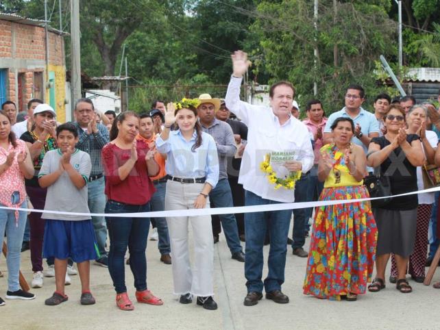 Mariano Rosales inaugura calles en Villaflores