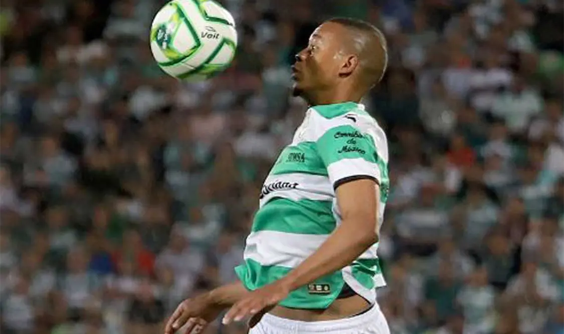 Harold Preciado, de Santos Laguna, está entre los jugadores que pelean por el título de goleo del Apertura 2023 en Liga MX. Agencias