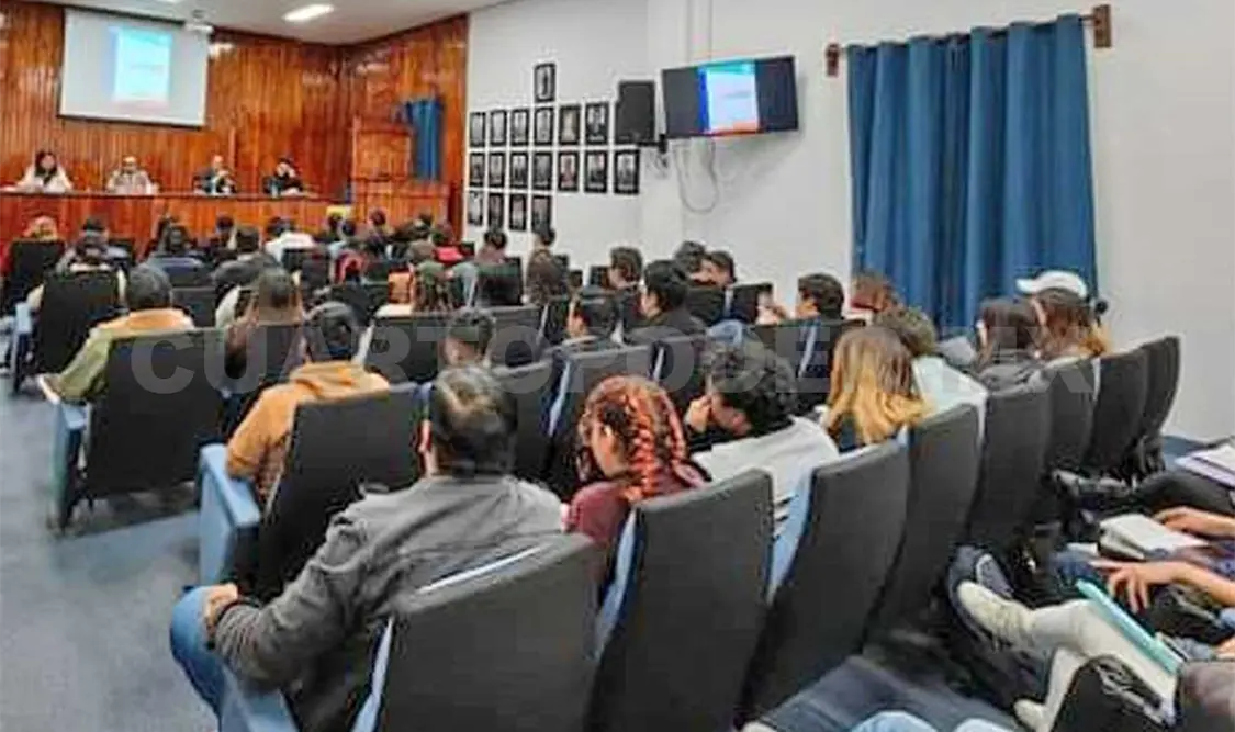 Bajo el auspicio de la Facultad de Derecho de la Unach, se presentaron las guías. Manuel Martínez / CP