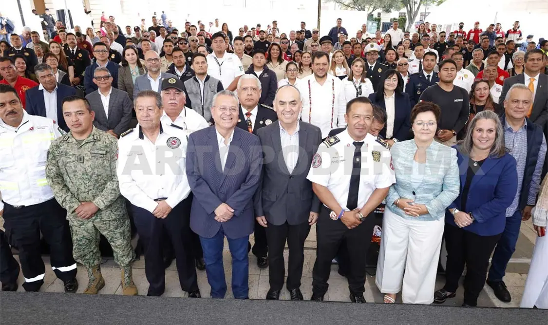 Para la salvaguarda de la población en la entidad se trabaja en el marco del Sistema Nacional y Estatal de Protección Civil, que incluye a los bomberos. CP