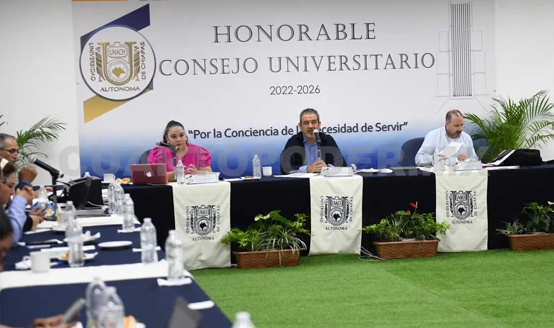 En la sesión, presentaron y aprobaron por unanimidad el logotipo conmemorativo de los 50 años de la fundación. CP