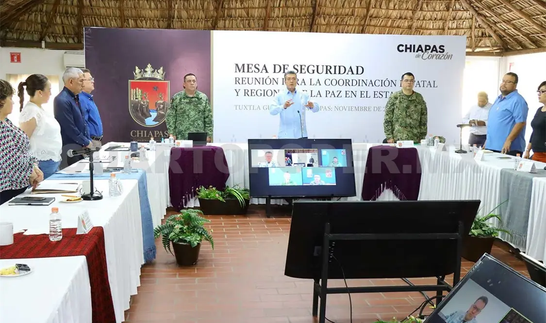 El gobernador informó que las intensas lluvias por el frente frío número 8 provocaron daños en infraestructura de comunicaciones. CP