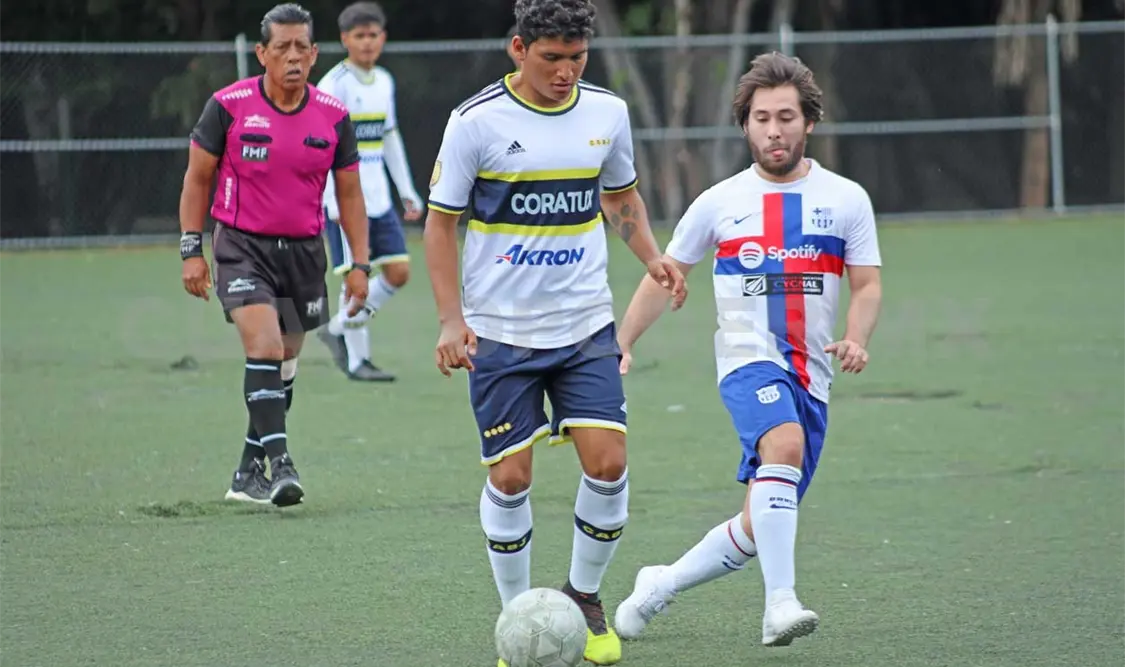 En un gran partido, Comitecos Radicados en Tuxtla (Coratux) FC se impuso por goleada. Carlos López/CP