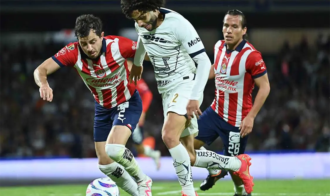 Pumas y Chivas se verán las caras por un lugar dentro de los cuatro mejores del Apertura 2023. Agencias