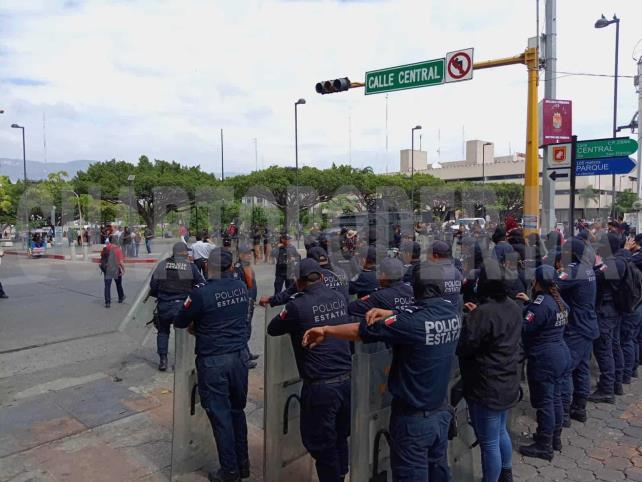 *Mantiene SSyPC operativo disuasivo en la colonia Centro de Tuxtla Gutiérrez, ante presencia de normalistas*