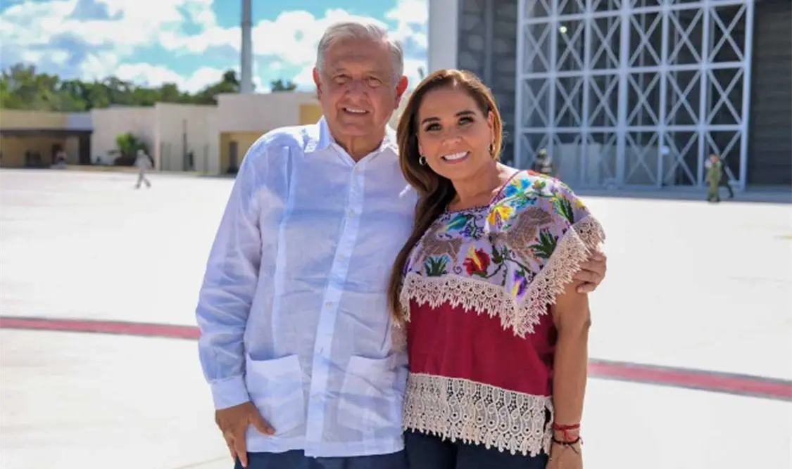 Andrés Manuel López Obrador y la gobernadora Mara Lezama recorrieron el aeropuerto internacional de Tulum. Cortesía