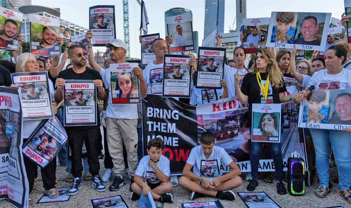 Exigen más acción para liberar a rehenes. Cortesía