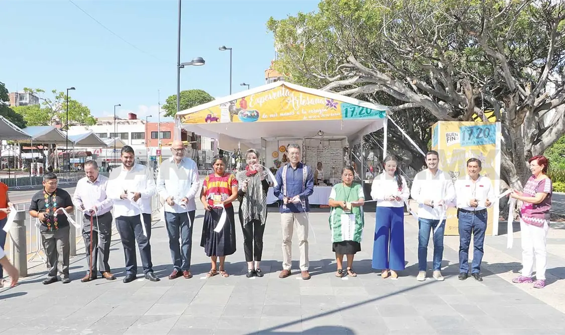 El mandatario encabezó el corte de listón inaugural en el Parque Central de Tuxtla. Cortesía