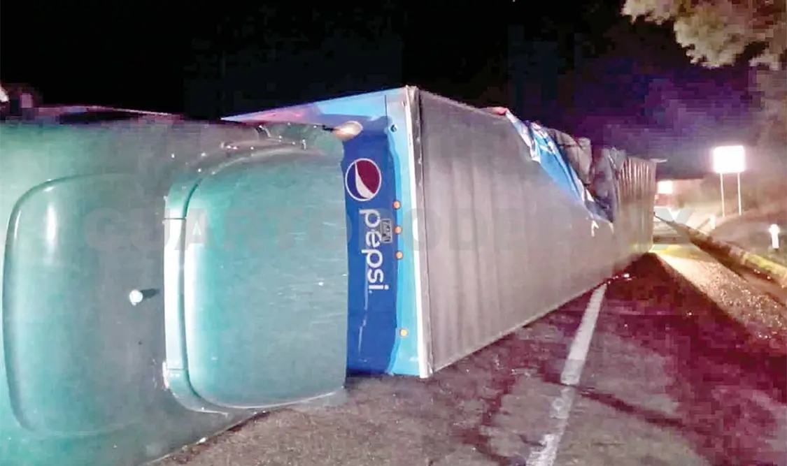 El accidente ocurrió rayando la medianoche del viernes en la autopista Chiapa de Corzo-San Cristóbal de Las Casas. Ulises López / CP