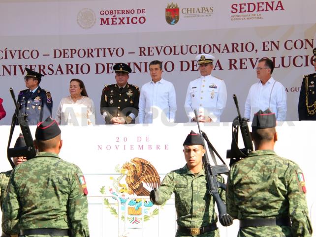 Presencia Escandón desfile de la Revolución Mexicana