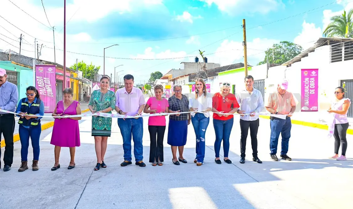 Inaugura Rosy Urbina obra integral en colonia