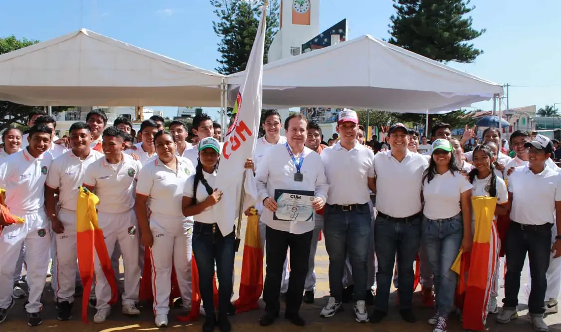 Mariano Rosales preside desfile conmemorativo de la Revolución Mexicana