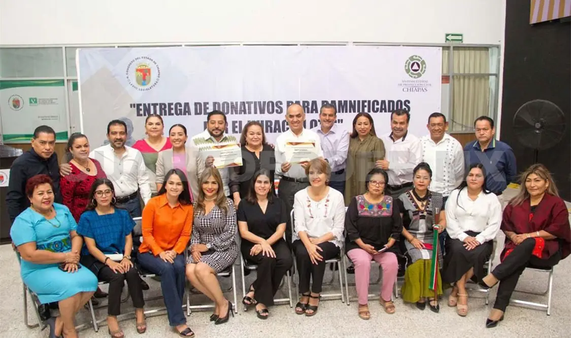 Congreso entrega donativo a damnificados por Otis