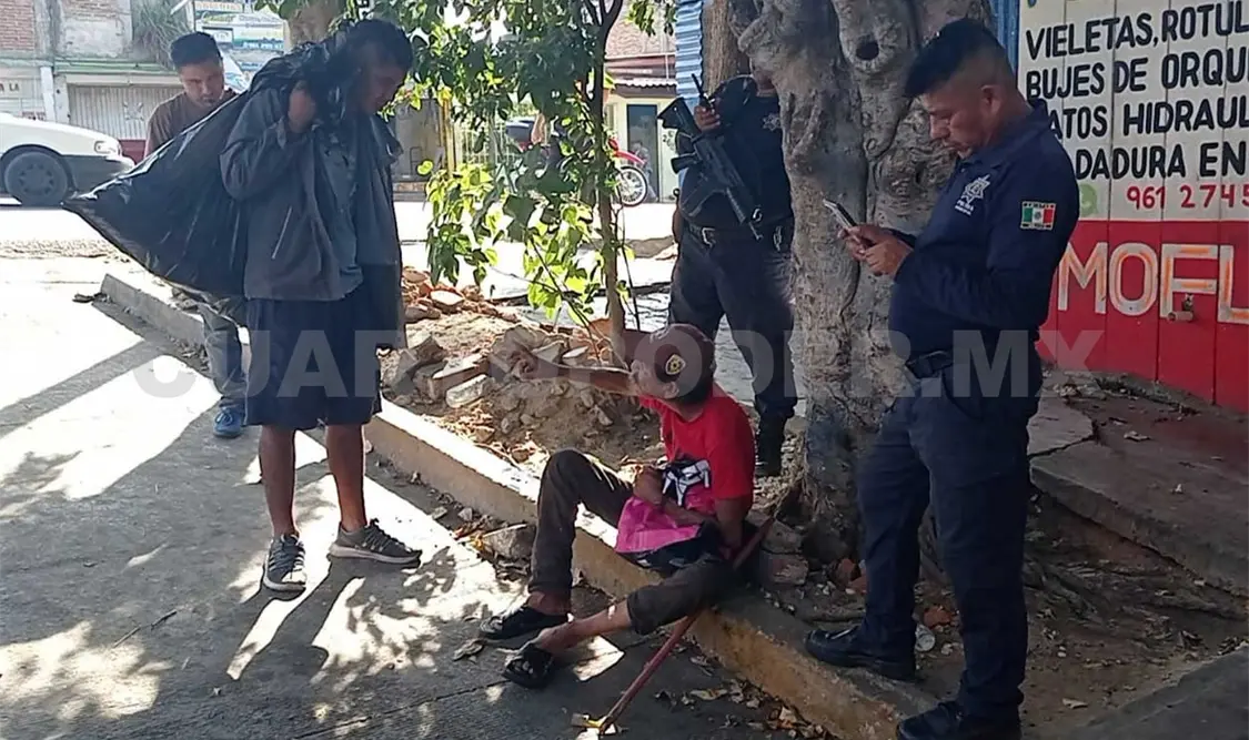 Lesionan con picahielo a sujeto en la espalda