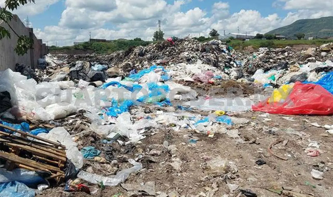 Limpian basurero para evitar riesgos