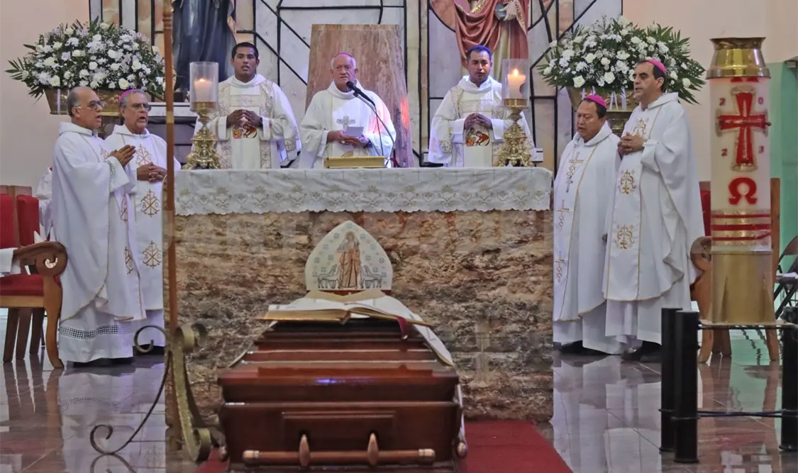 El último adiós a monseñor Fabio Martínez Castilla