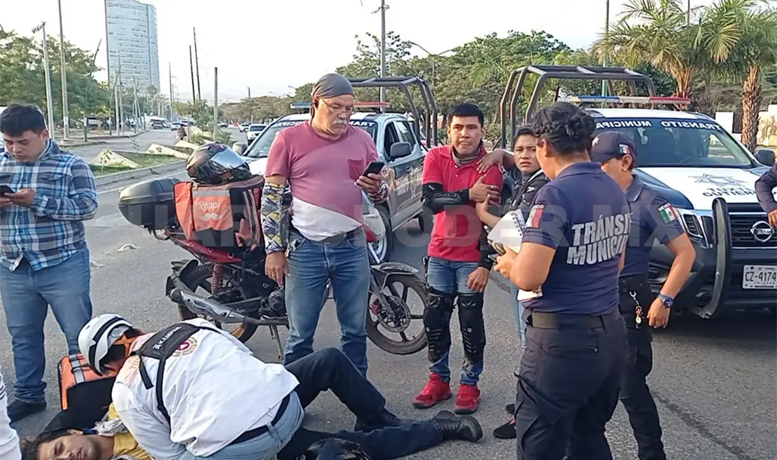 Taxista atropella a dos motoristas en el libramiento
