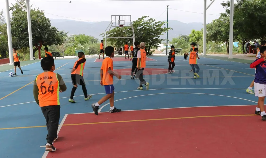 Inaugura Carlos Morales domo en Preparatoria n.º 2