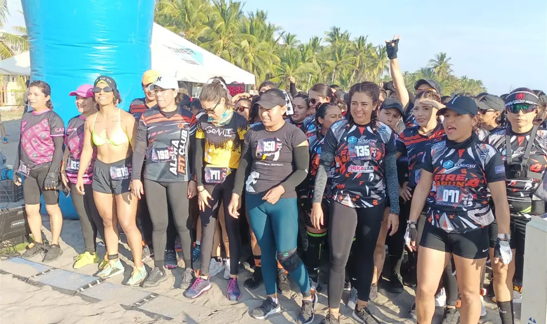 Celebran en Puerto Arista el Fire Run 2023