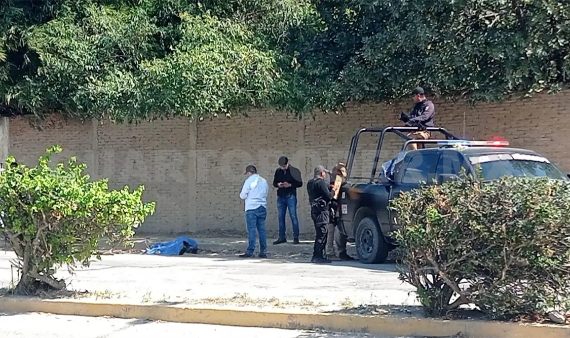 Ejecutado de dos disparos; detienen a los agresores