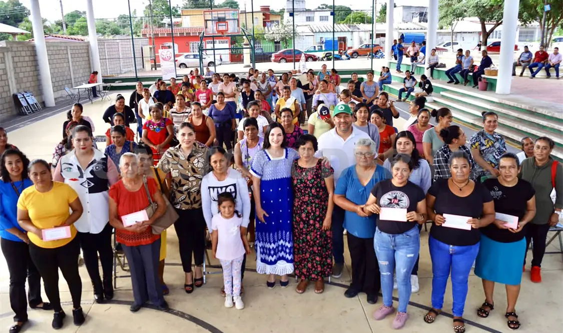 Mujeres de Jiquipilas reciben microcréditos