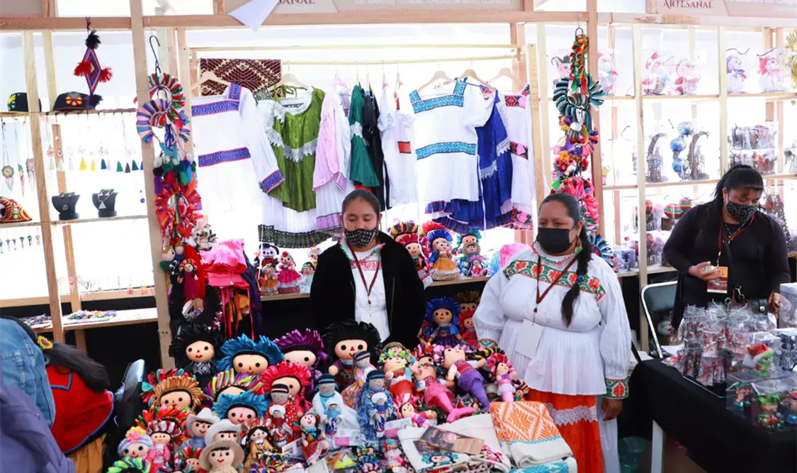 Arranca Feria Artesanal Fonart-UNAM