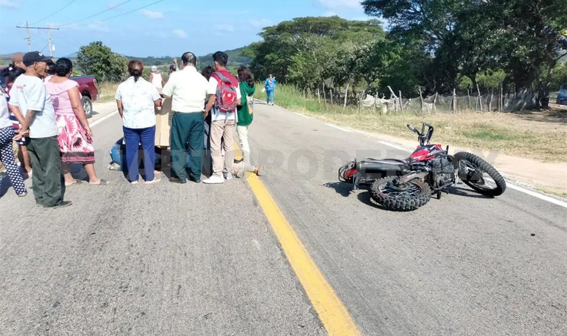 Resulta con fractura tras sufrir aparatoso accidente
