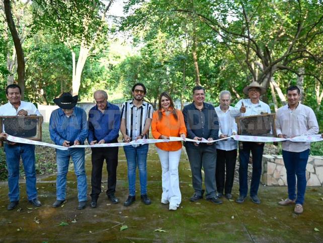 Ayuntamiento inaugura centro de mejoramiento apícola