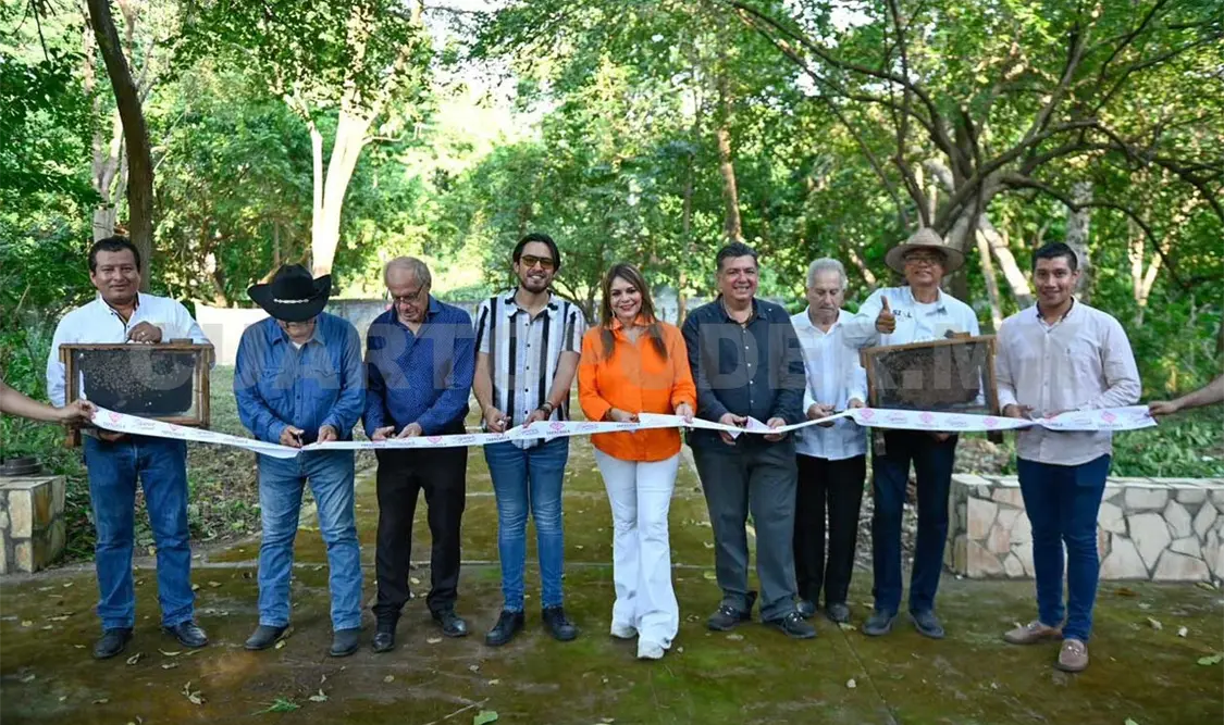 Ayuntamiento inaugura centro de mejoramiento apícola