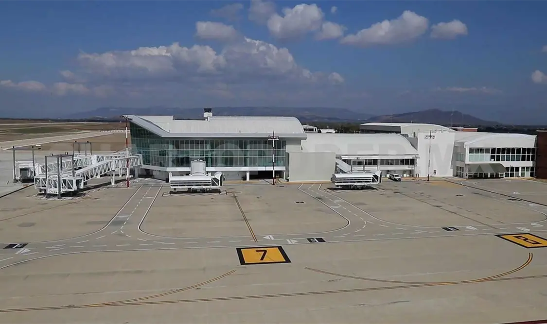 Certifican a la Sociedad Operadora del aeropuerto Ángel Albino Corzo
