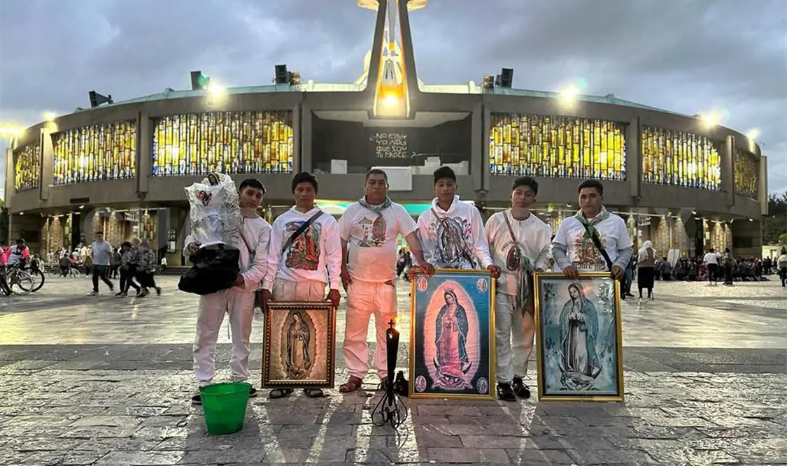 Feligreses arriban a la Basílica de Guadalupe