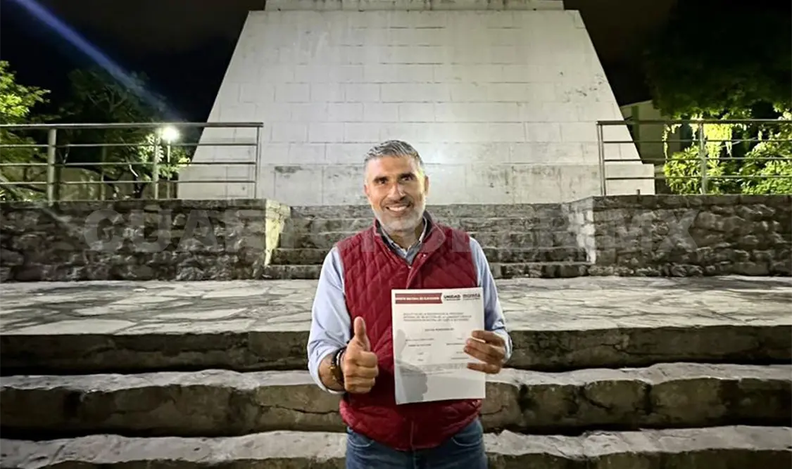 Ángel Torres se registra como candidato para alcalde