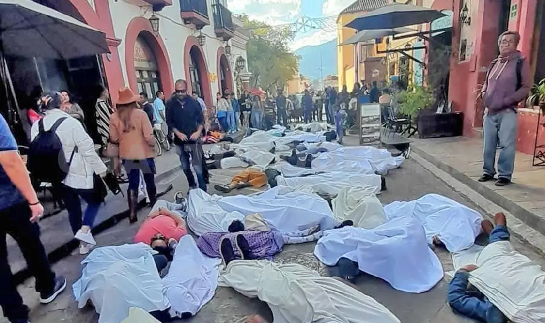 Realizan performance a favor de Palestina