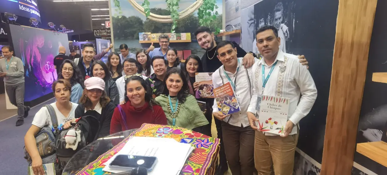 Libros viajan a encuentro internacional