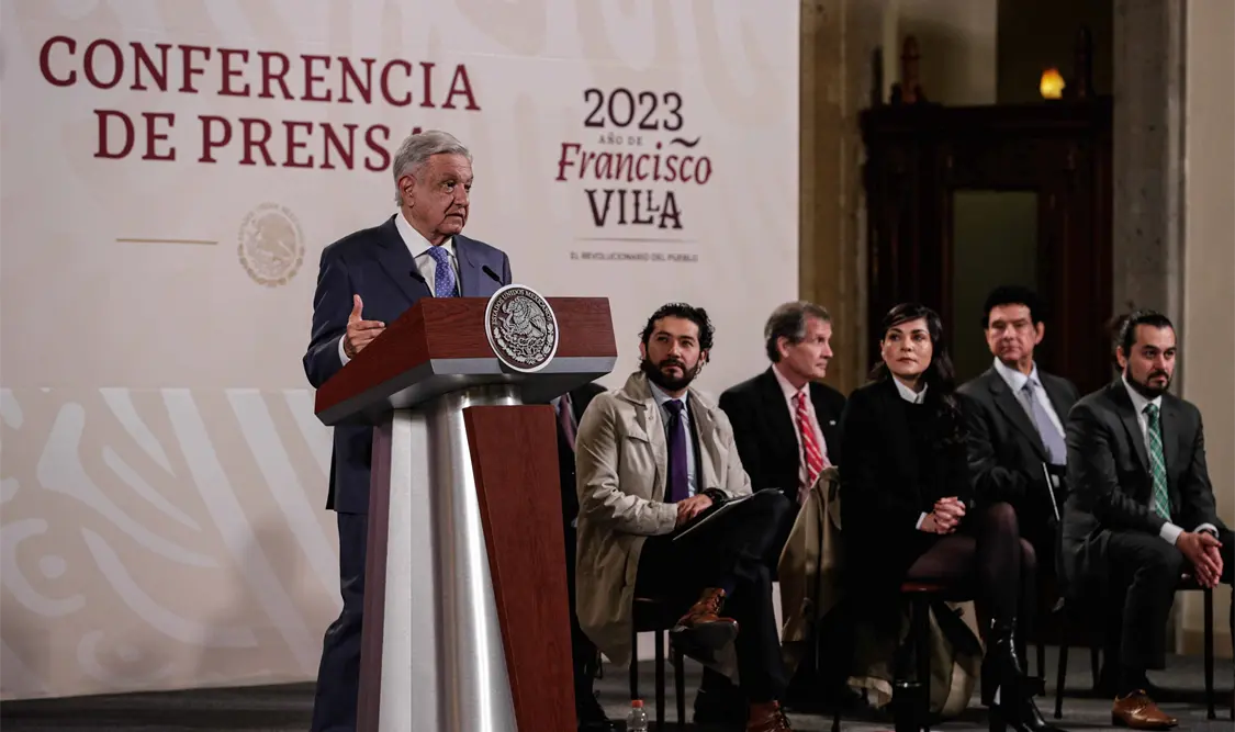 El presidente Andrés Manuel López Obrador, en compañía de representantes de los sectores obrero, empresarial y público, resaltó el acuerdo alcanzado en la Conasami. Cortesía