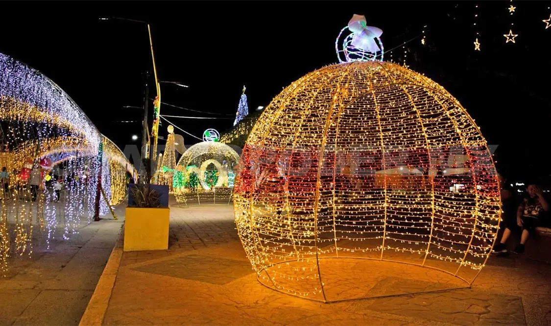 Parques Centrales de la frontera se convierten en villas navideñas